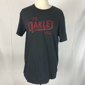 Men’s Oakley T-shirt
